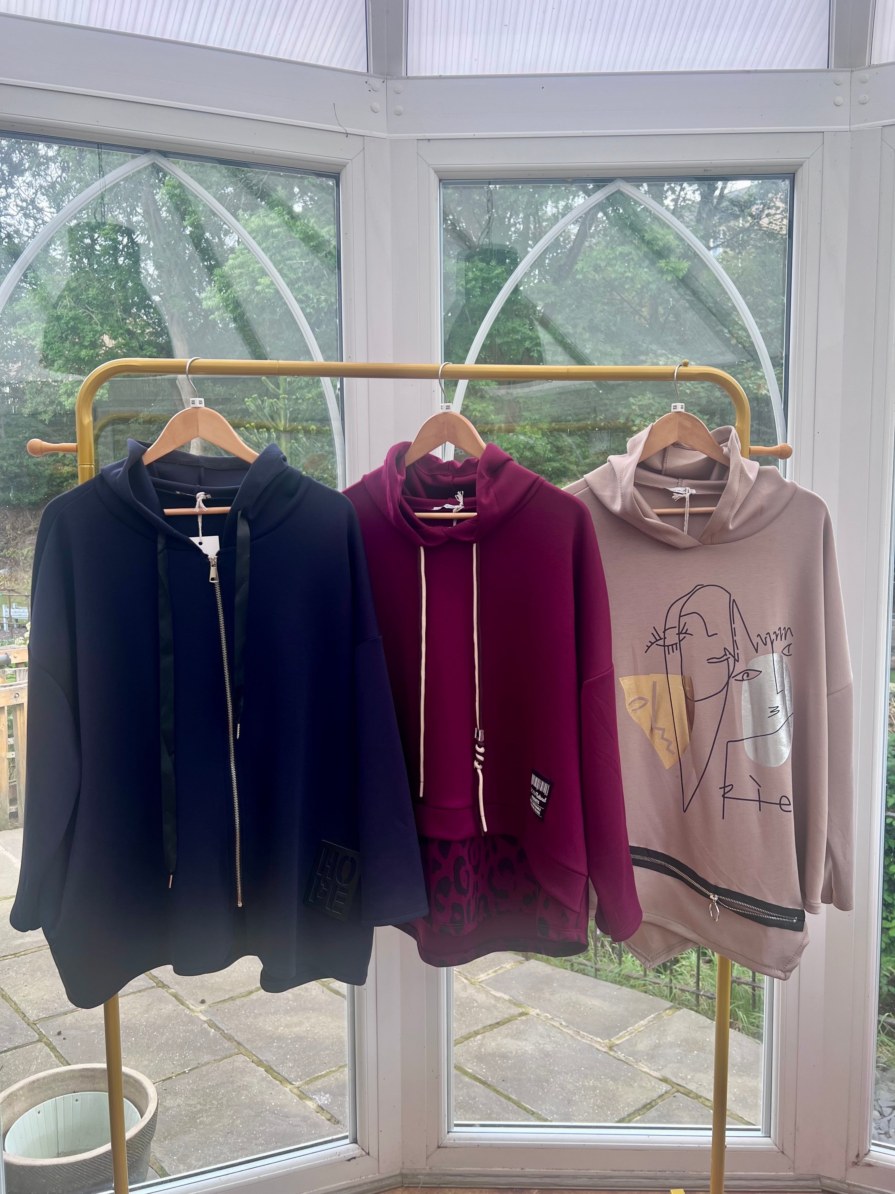 Zip hooded tops