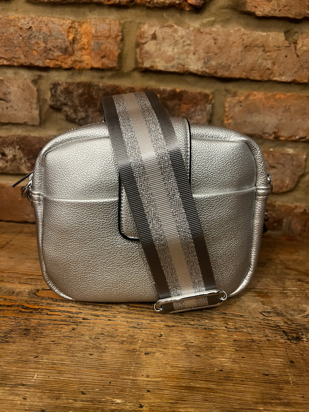 Crossbody handbags with matching straps