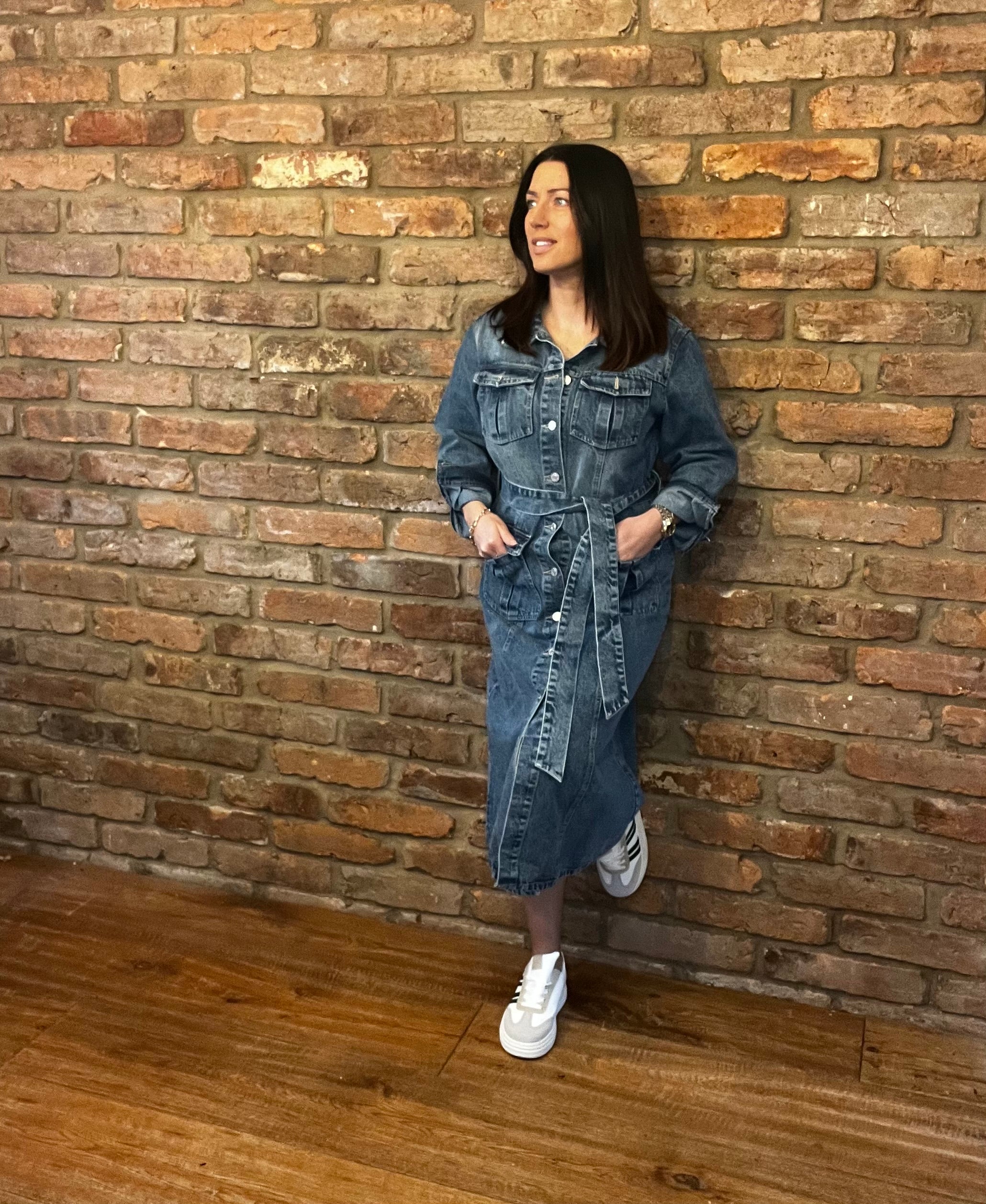 Long sleeved midi denim dress